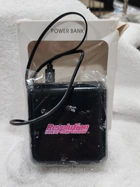 REVOLUTION TALENT COMPETITION BLACK PORTABLE POWER BANK